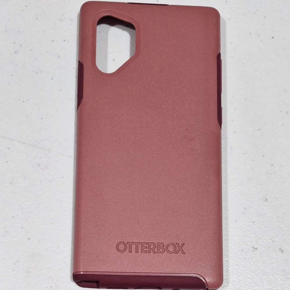 Samsung Galaxy Note 10 Pink Otterbox Phone Case.
